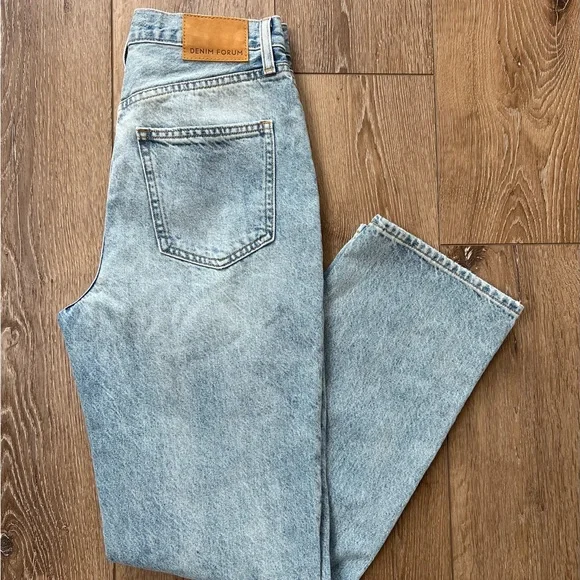 Aritzia Denim Forum The Joni High Rise Loose 29L
Super high-waisted loose jeans - Picture 1 of 6